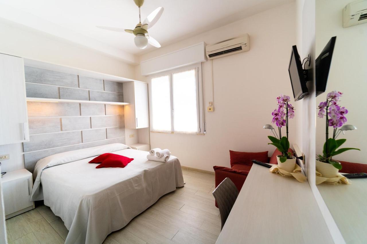 Hotel Dafne Punta Marina Rum bild