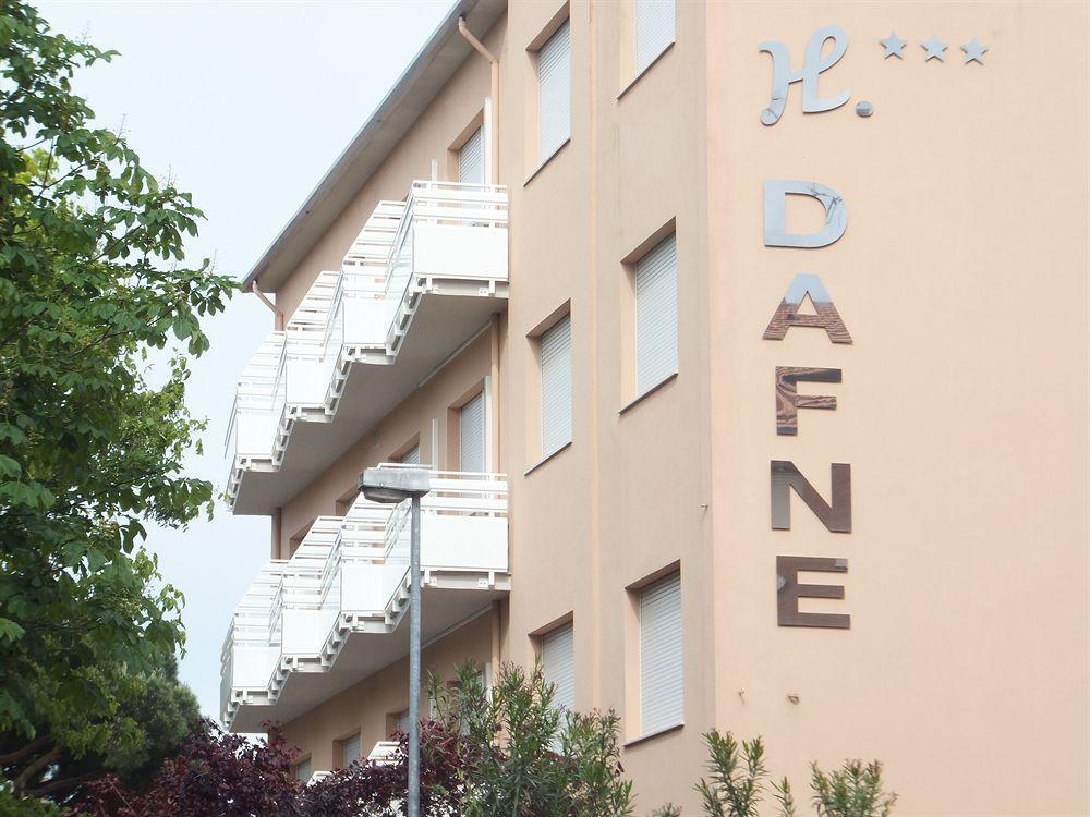 Hotel Dafne Punta Marina Exteriör bild