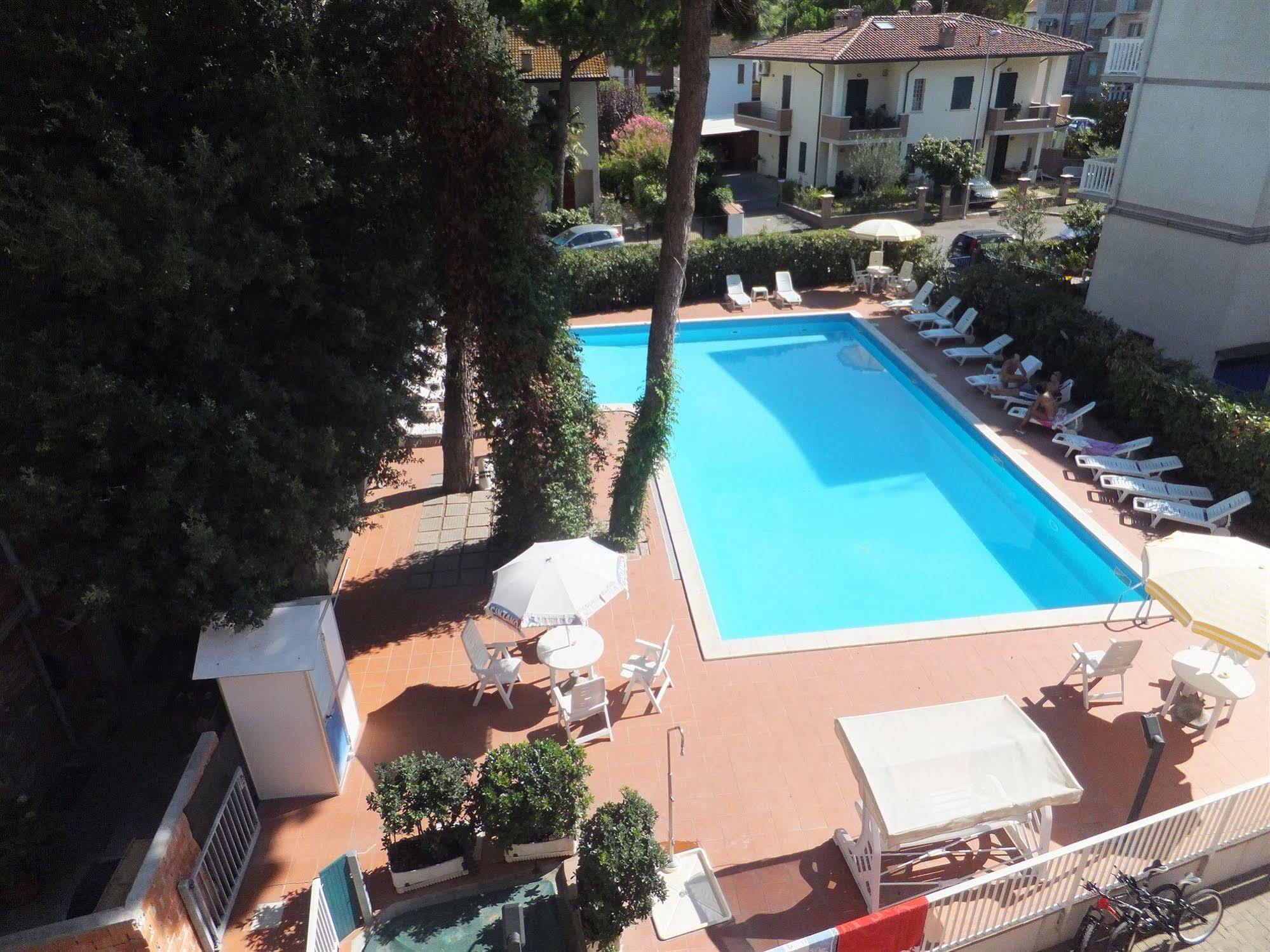 Hotel Dafne Punta Marina Exteriör bild